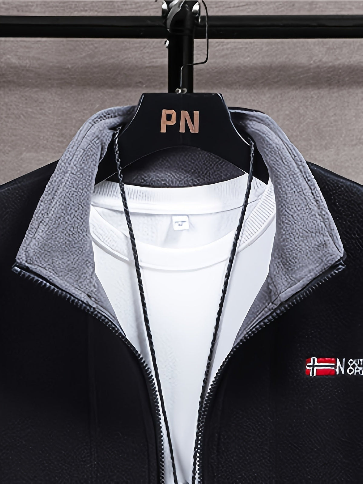 Yolanda Men's Outdoor Fleece Jacket – Plush, Lightweight Warmth with a Protective Collar