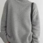 Ulysses Women's Oversized Cashmere Turtleneck Sweater – Gentle, Insulating & Sophisticated