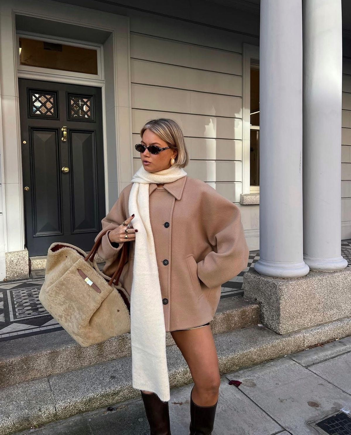 Griffin Women's Coat – Sophisticated, Cozy Oversized Wool Coat for Winter