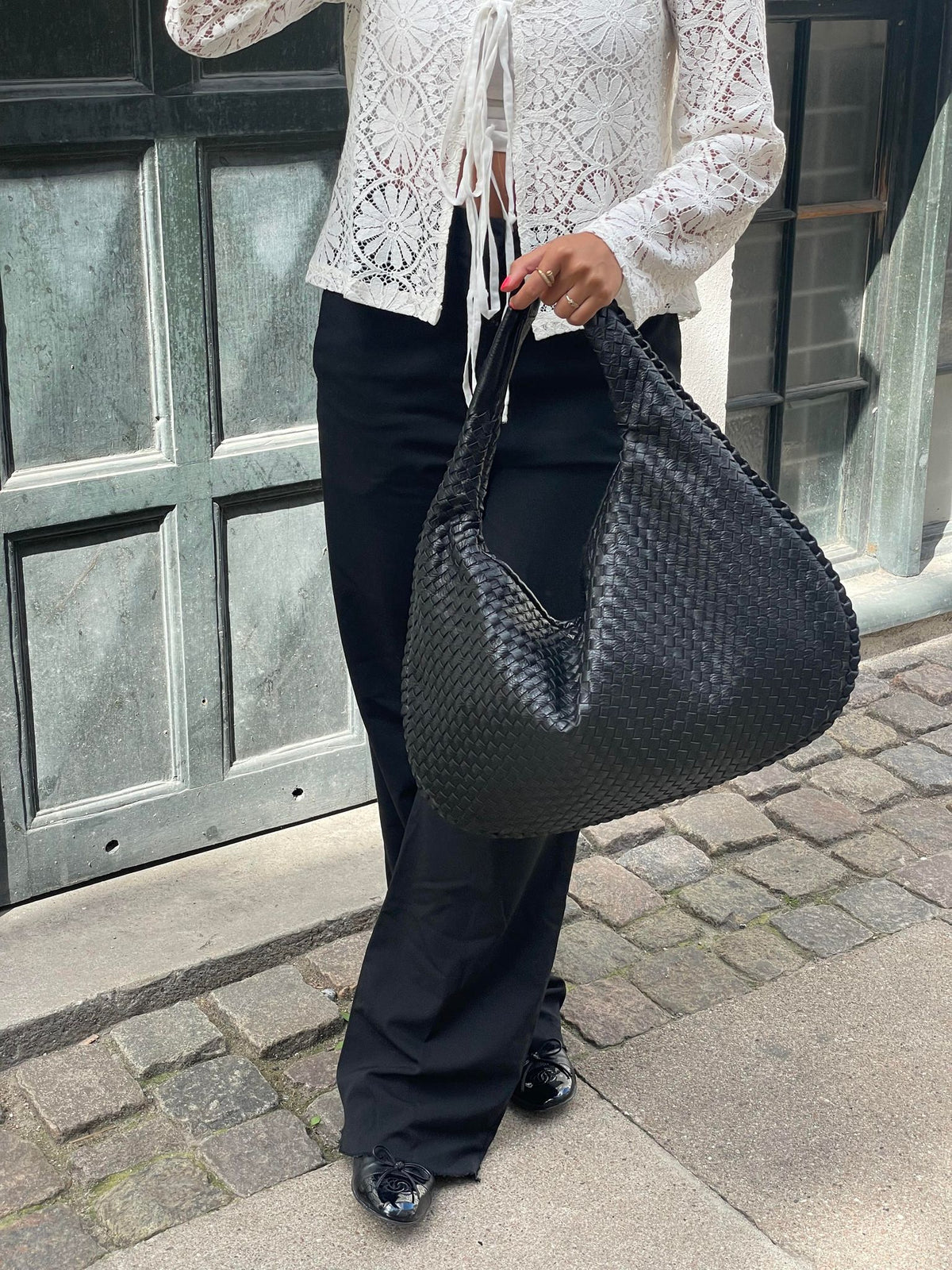 Katriel Braided Handbag for Women – Chic Vegan-Leather Design with Spacious Interior and Zip Fastening