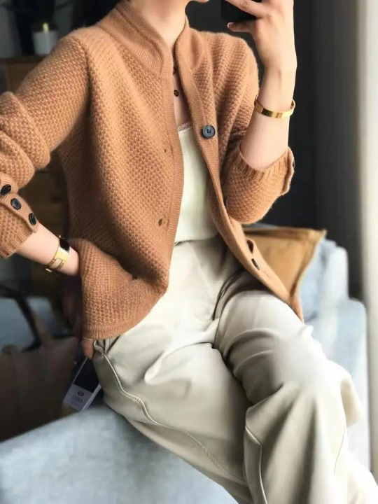 Draven Women's Cardigan – Gentle Cashmere Button-Front Sweater with a Timeless Refined Cut