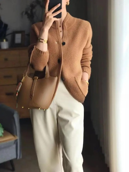 Draven Women's Cardigan – Gentle Cashmere Button-Front Sweater with a Timeless Refined Cut
