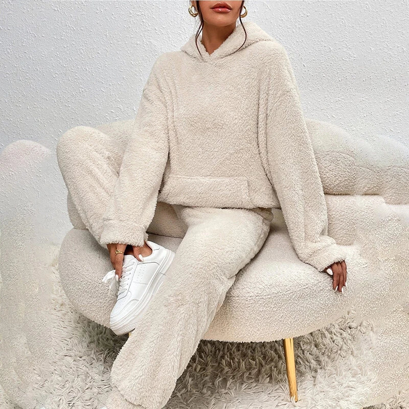 Kian Women's Set – Gentle Fleece Pajamas with Hood & Relaxed Pants for Winter