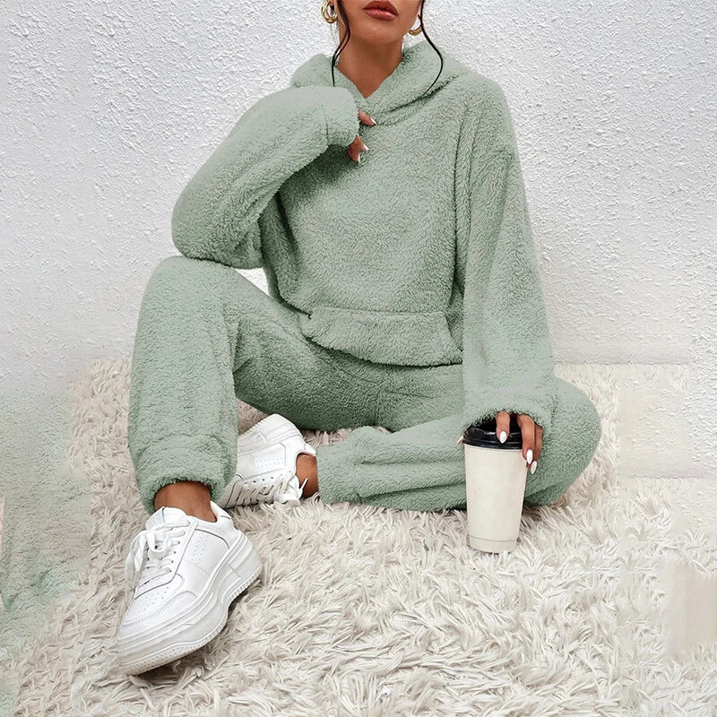 Kian Women's Set – Gentle Fleece Pajamas with Hood & Relaxed Pants for Winter