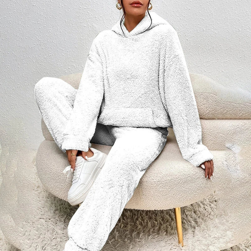 Kian Women's Set – Gentle Fleece Pajamas with Hood & Relaxed Pants for Winter