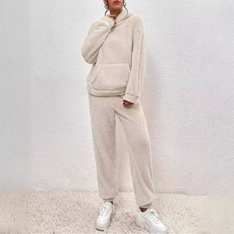 Kian Women's Set – Gentle Fleece Pajamas with Hood & Relaxed Pants for Winter