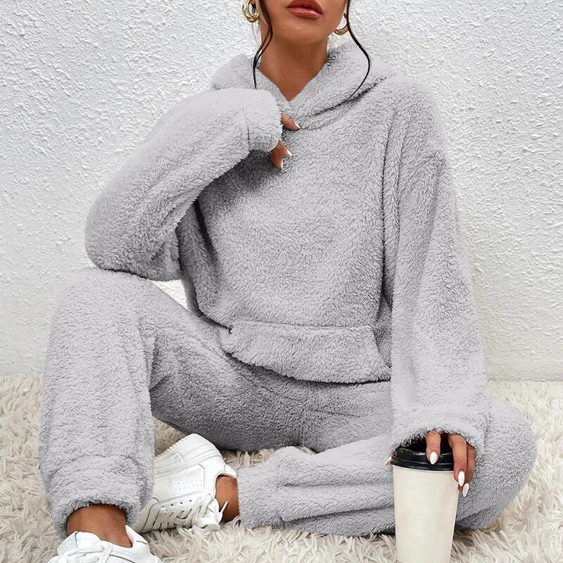 Kian Women's Set – Gentle Fleece Pajamas with Hood & Relaxed Pants for Winter