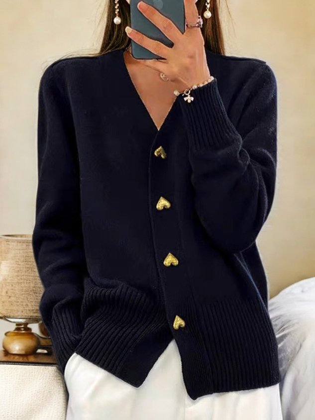 Selah Women's Cardigan – Insulating Refined Cardigan with Heart-Shaped Buttons